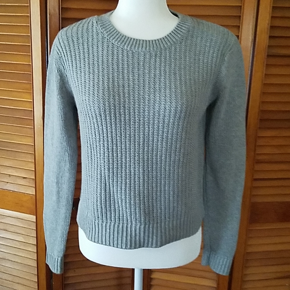 💚Closet Clear Out 💚 GAP Sweater with side slits